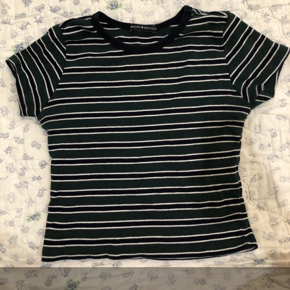 Super cute brandy Melville shirt!